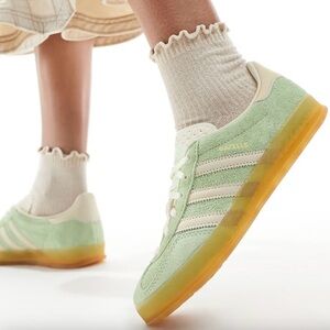 Adidas Gazelle Indoor "Semi Green Spark" sneakers women size 8